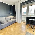 Super Silver 2Xmetro Parking Wifi 300 Mb/S Nowy Netflix Hbo Appletv Filharmonia