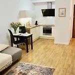 Sunny apartment in Wilanów close Town Hall, Palace