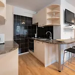 Warsaw Central Apartment Zlota