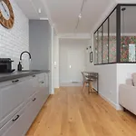 Apartment Białobrzeska Warsaw Ochota by Renters