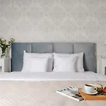 Oomph Warsaw Central Supreme Apartment