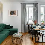 Oomph Warsaw Central Supreme Apartment