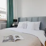 Oomph Warsaw Central Supreme Apartment