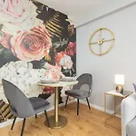 City Center Apartment Near The Vistula By Noclegi Renters