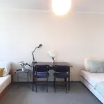 Comfortable 3 Bedroom Rental Unit With A Cozy Balcony In Center