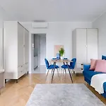 Targowa 10 Blue Studio AC