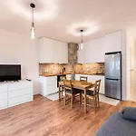 Saska Kępa Bright Apartament