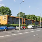 Batorego 18 - Blue - 450M Stacja Metra Pola Mokotowskie, 800M Biblioteka Narodowa, 20M Piekny Park Pola Mokotowskie, 800M Do Sgh - Wifi - Smart Tv - Good Apartments