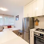 Solec Powisle Apartment