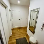Color Room Single