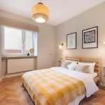 Metro Bemowo Emerald Apartment