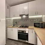 Apartament Przy Atrium, Stacja Metra Rondo Onz
