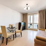 Metro Kondratowicza Peaceful Apartment