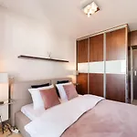 Metro Kondratowicza Peaceful Apartment