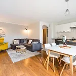 Metro Raclawicka Harmony Apartment