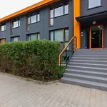 Pet-Friendly Studio Apartment Batorego Warsaw By Noclegi Renters