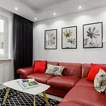 Family Apartment With A Terrace On Aleje Jerozolimskie