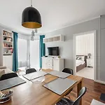 Metro Plocka Exclusive Apartment