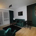 New Apartment Mona Warsaw Green