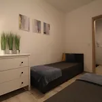 New Apartment Mona Warsaw Green