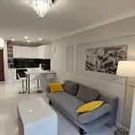 Elegancki Apartament W Sercu Warszawy