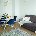 Nowy Apartment Przy Placu Szembeka