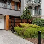 Siedmiogrodzka Apartment With Balcony & Parking Warsaw Wola By Noclegi Renters