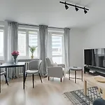 Urban Oasis Private Apartment With Palace Of Culture View