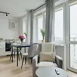 Urban Oasis Private Apartment With Palace Of Culture View