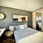Super Apartament WHITE Warszawa 2x Metro Ścisłe Centrum WiFi 300 Mbs NEW