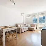 Rondo Onz Standard Apartment