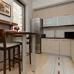 Comfy & Classy Apartment Near Cos Torwar By Noclegi Renters