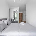 Herbu Oksza White Standard Apartment