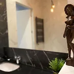 Elegancki Apartament W Centrum Warszawy