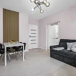 Warsaw Apartments - Parking, Quiet Neighbourhood - By Rentujemy