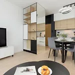 Apartament Jutrzenki Wlochy By Renters