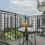 Cozy Apartment With Parking Bakalarska By Noclegi Renters