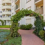 Metro Wilanowska Apartment With Parking By Noclegi Renters