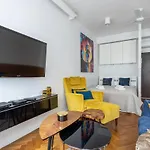 Close - Luxury Apartment - City Center-Top Location - Zurawia