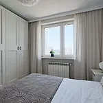 Metropolitan Heaven Apartment Emilii Plater 55
