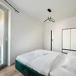 Nova Sfera Green Apartment