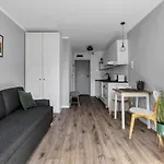 Warsaw City Center Studio - Park, Subway Nearby - By Rentujemy