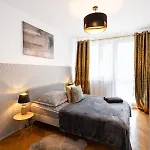 Clicktheflat Stawki Apart Rooms