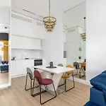1-Bedroom Luxury Apartment Near Metro