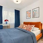 Central Warsaw Apartment Zurawia By Noclegi Renters