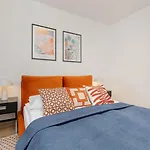 Central Warsaw Apartment Zurawia By Noclegi Renters