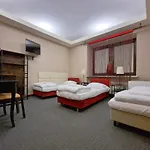 Helvetia Plus B&B - Private Rooms And Apartments