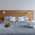 Oomph Urbanvibe Centrum Stylish 2Br Hideaway