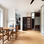 Metro Ratusz Arsenal Comfort Studio