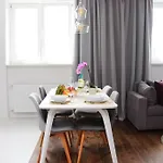 1-Bedroom Warsaw Noakowskiego Apartment With City View By Ecru Wwa55
